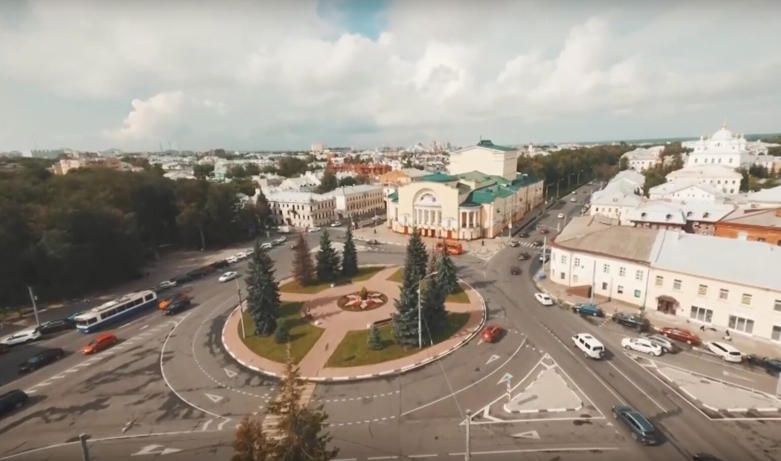 Специальный репортаж: закулисье Волковского театра