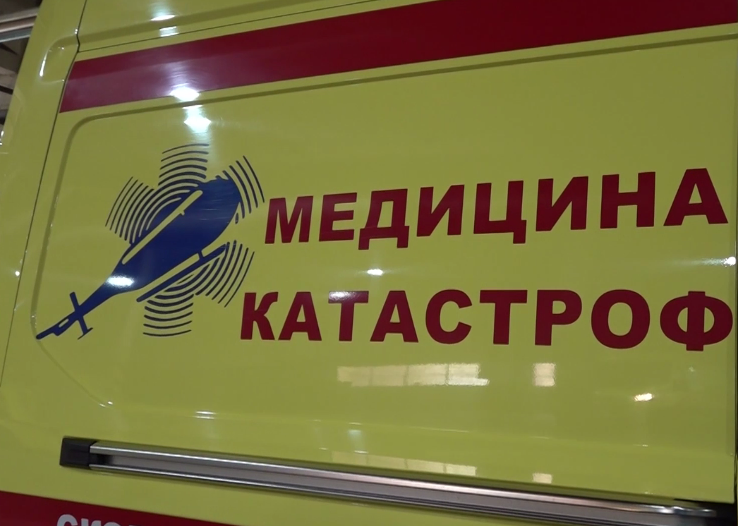 ГАИ и «Отцы России» поздравили с 8 Марта сотрудниц станции медицины катастроф