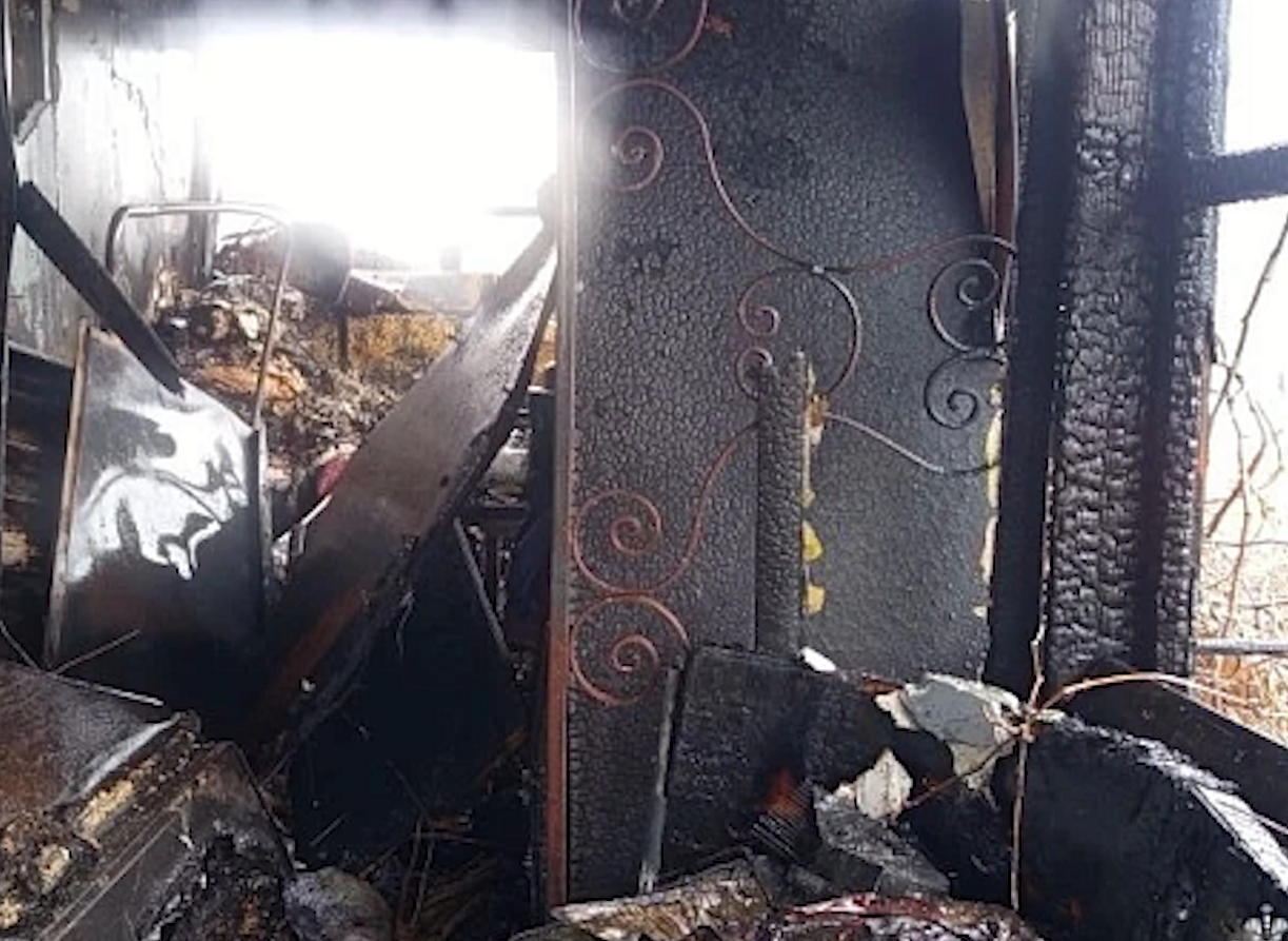 При пожаре в доме под Ярославлем пострадал человек 