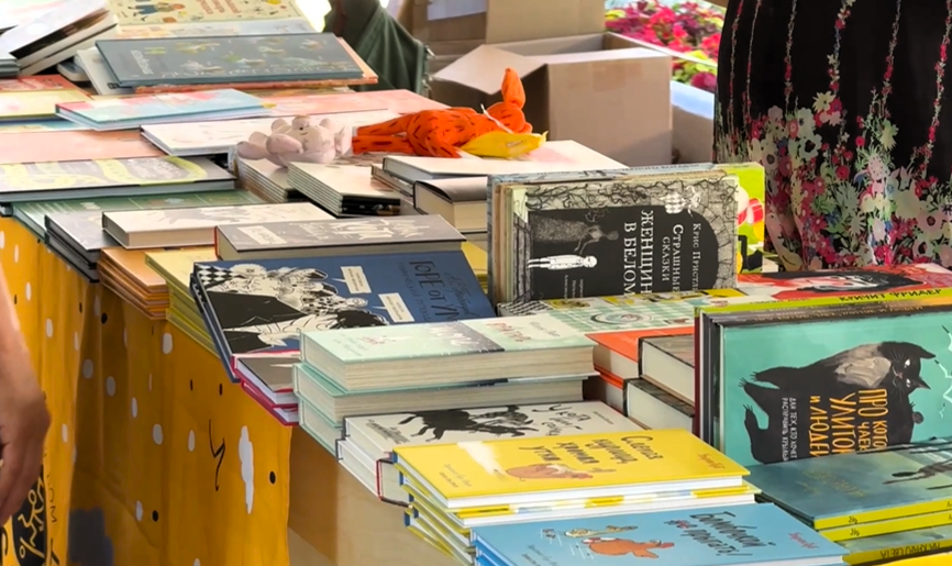 В Ярославле завершается фестиваль «Ярославское книжное обострение» на Даманском острове