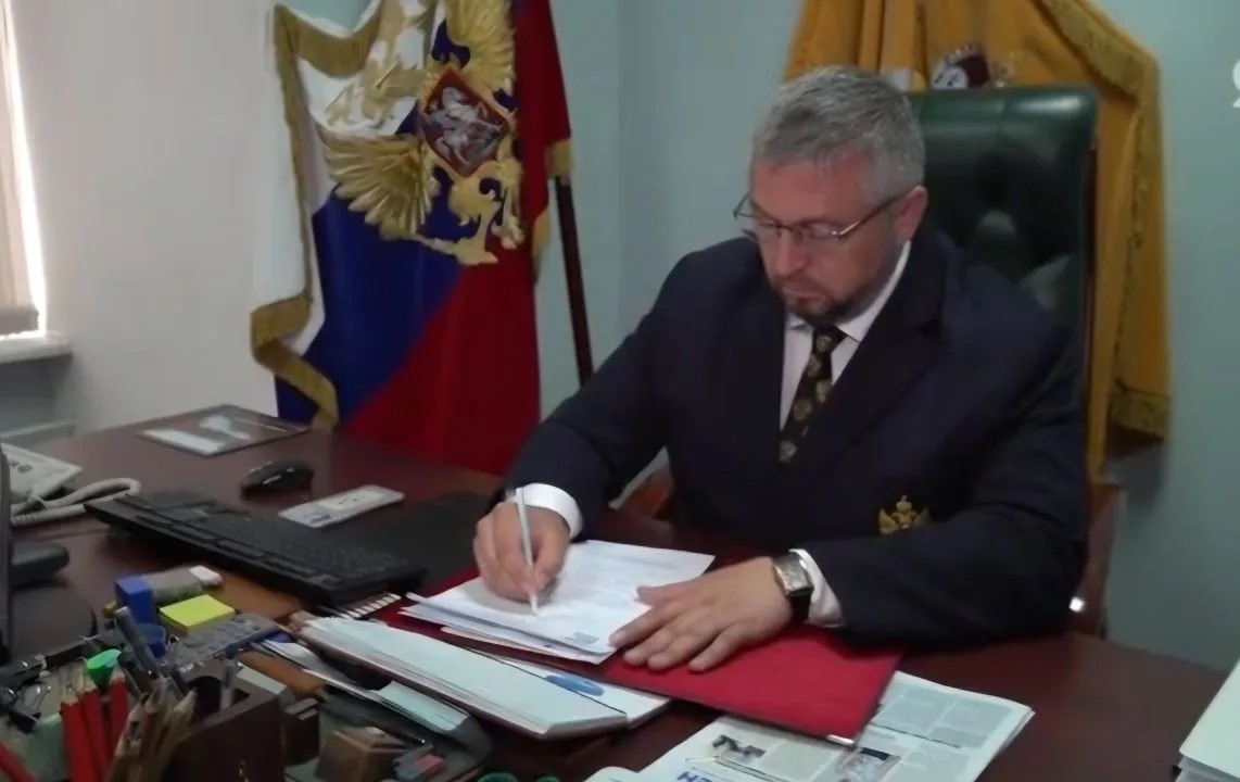 График расписан по минутам: один день с детским омбудсменом Ярославской области Михаилом Крупиным