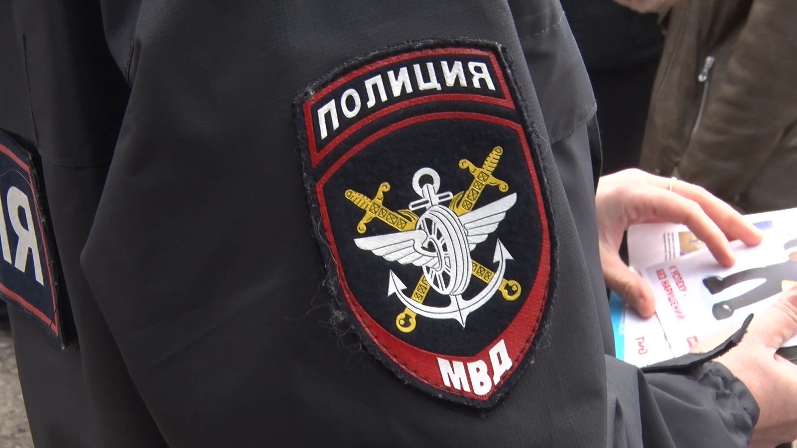 В центре Ярославля провели акцию «Возьми ребенка за руку»