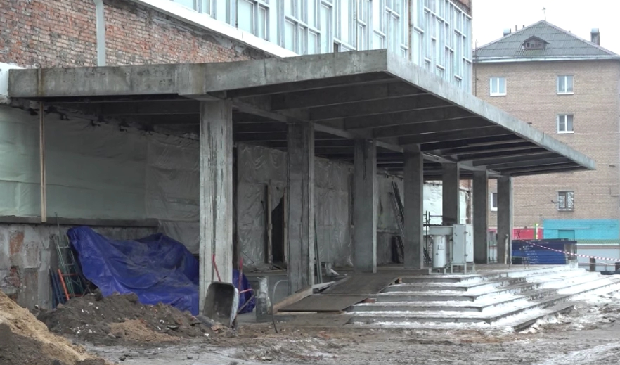 Стало известно, что уже сделано в рамках реконструкции бассейна «Лазурный» за 1,78 млрд рублей