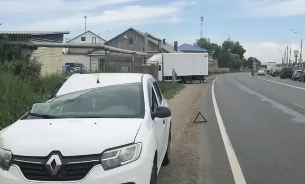 В Ростовском округе при столкновении с грузовиком погиб пассажир иномарки