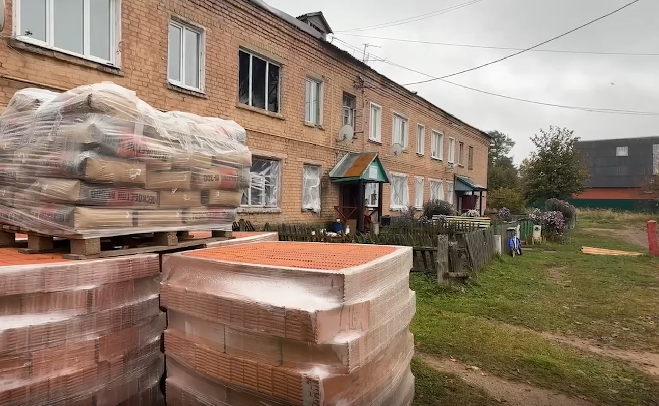 В Кубринске продолжают восстановление после пожара на складе пиротехники