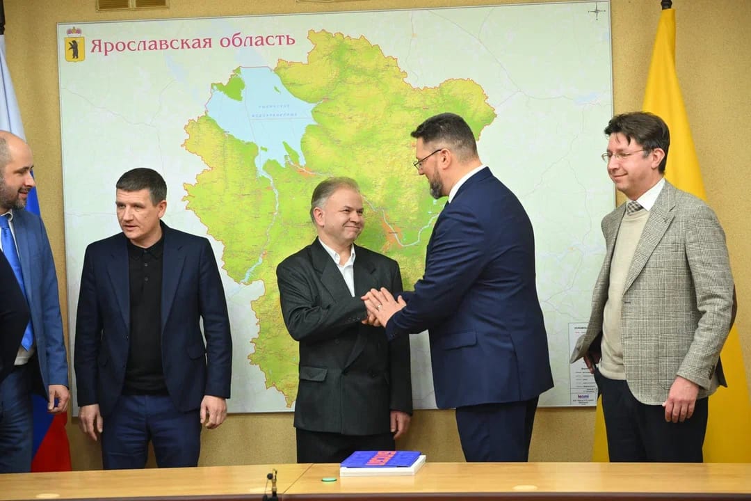 Ярославский филиал ПСБ поздравил юбилейного зарплатного клиента 2025 года