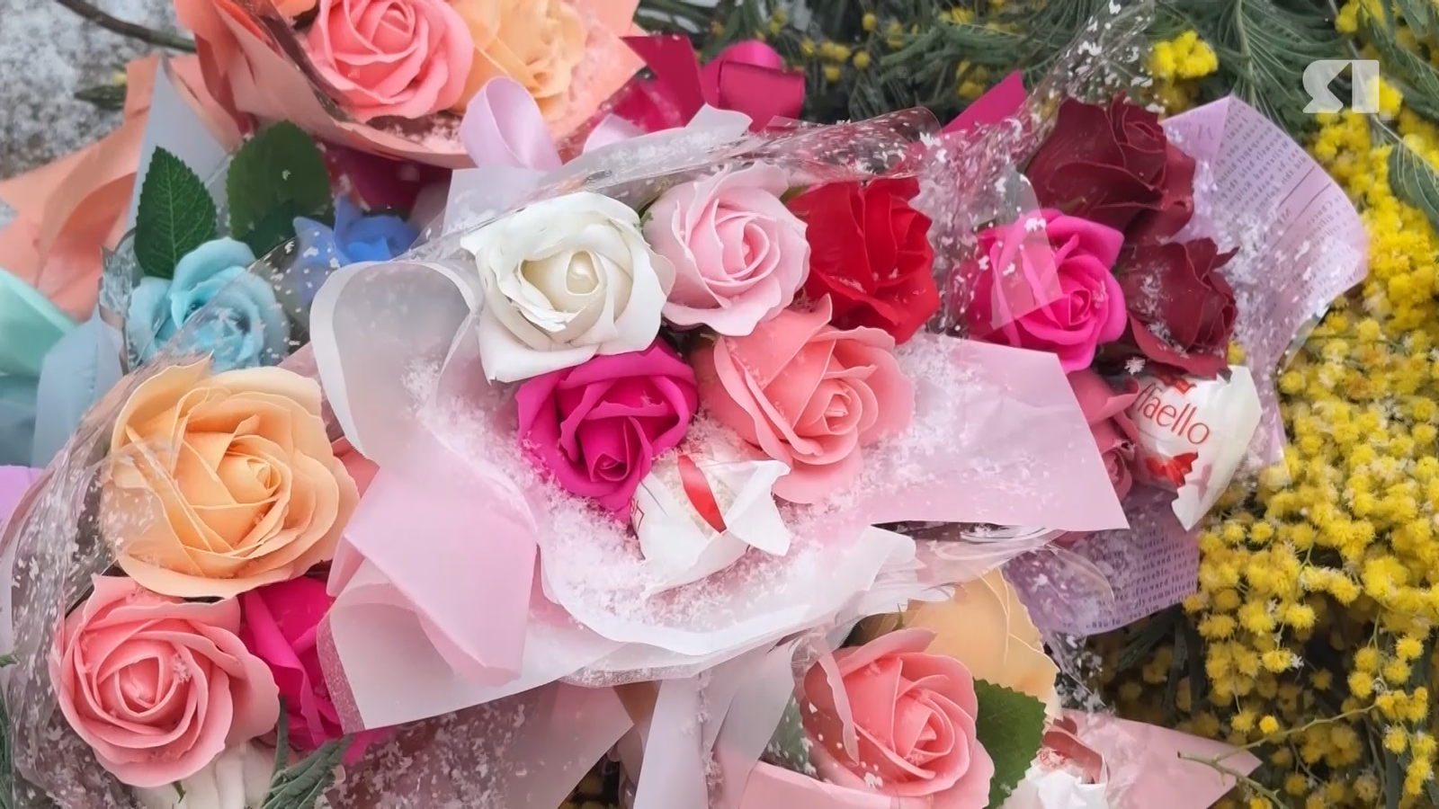 Корреспондент ЯПервого наблюдал за праздничным ажиотажем 8 Марта