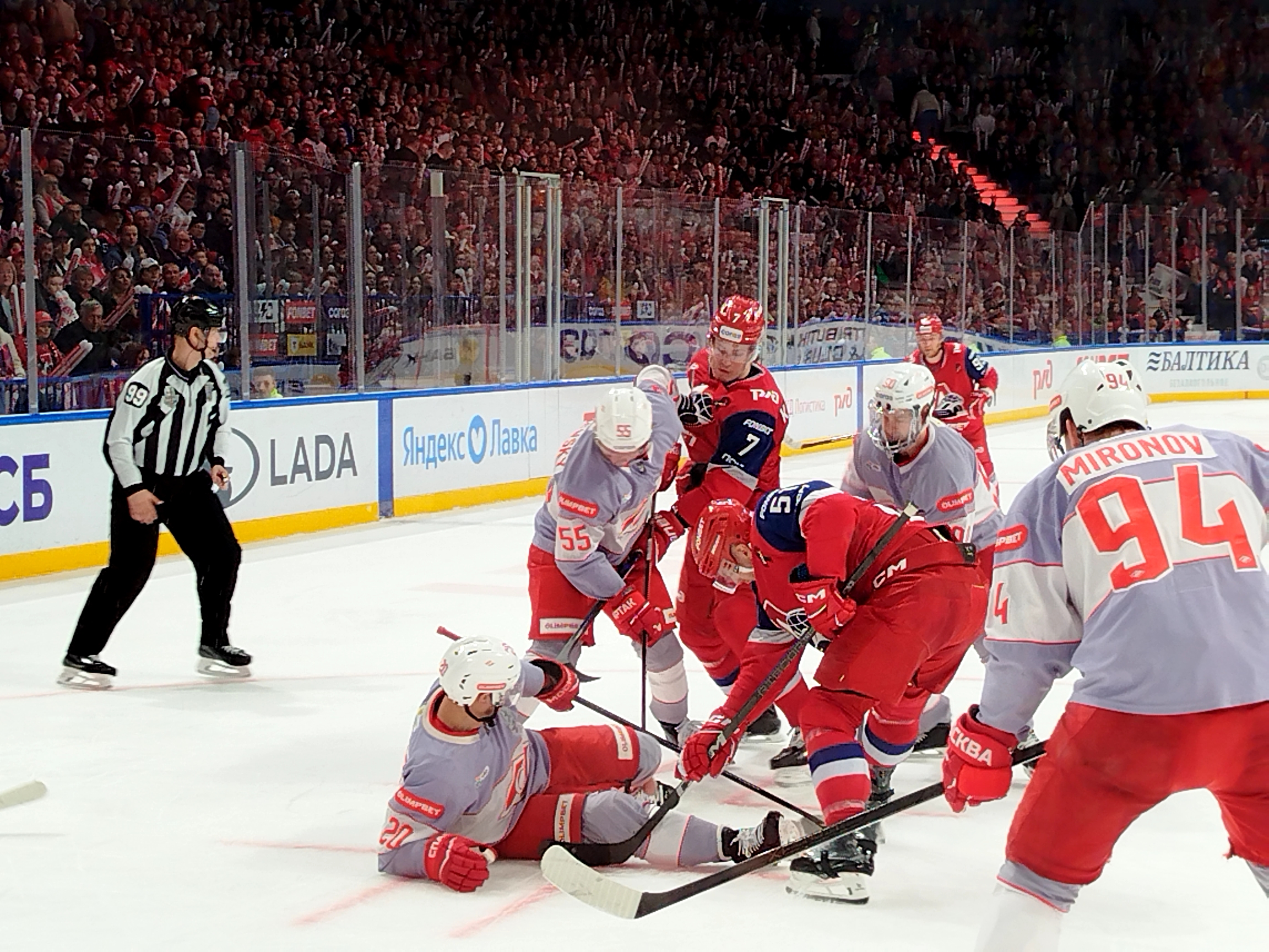 Ярославский «Локомотив» в четвертый раз обыграл «Спартак» в серии плей-офф и вышел в четвертьфинал