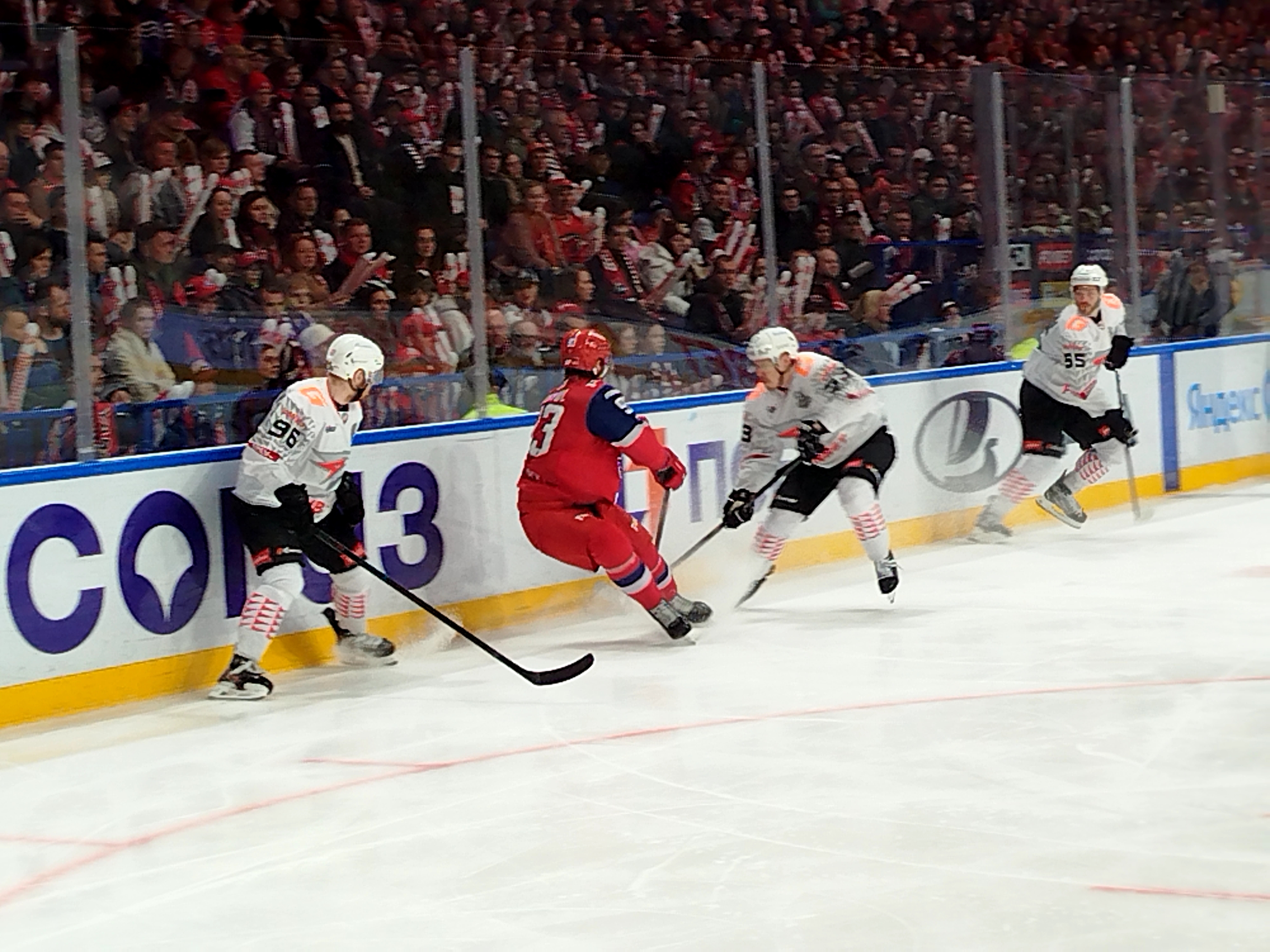 Ярославский «Локомотив» уступил «Авангарду» во втором матче полуфинала плей-офф