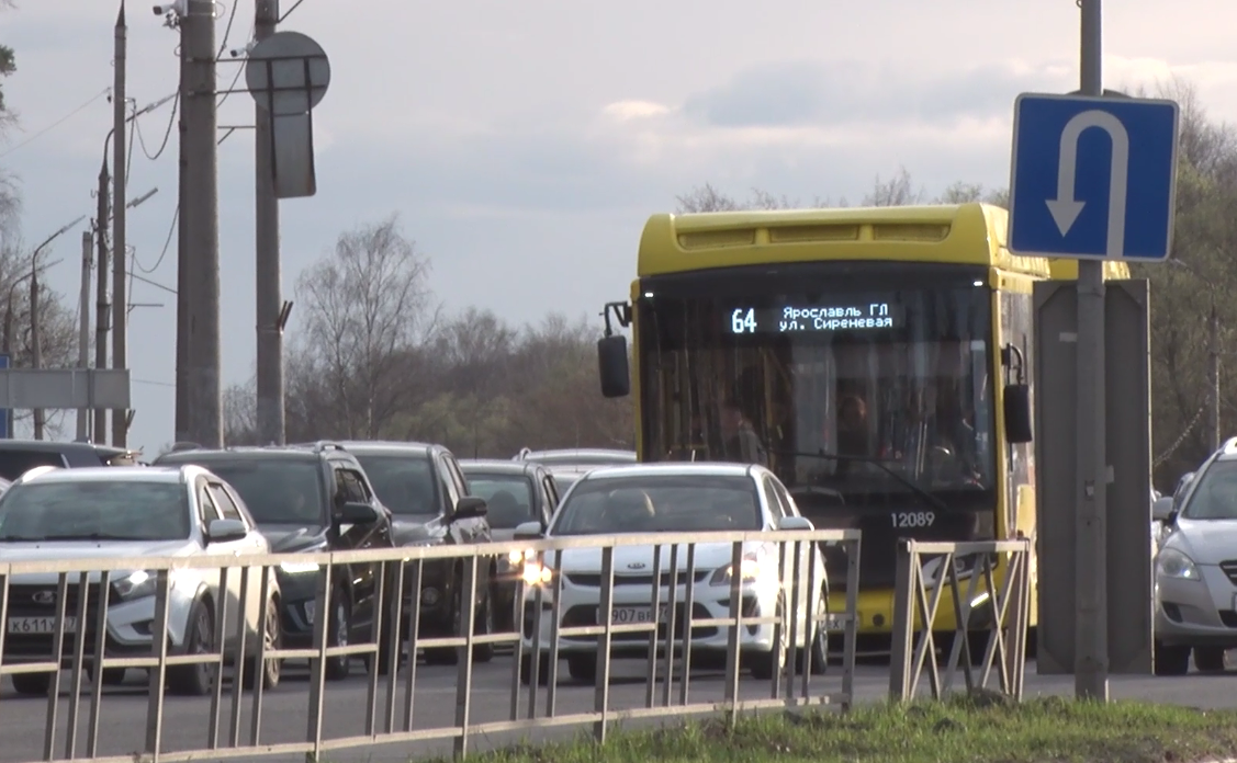 С 15 мая на проспекте Авиаторов в Ярославле откроют полосу для общественного транспорта