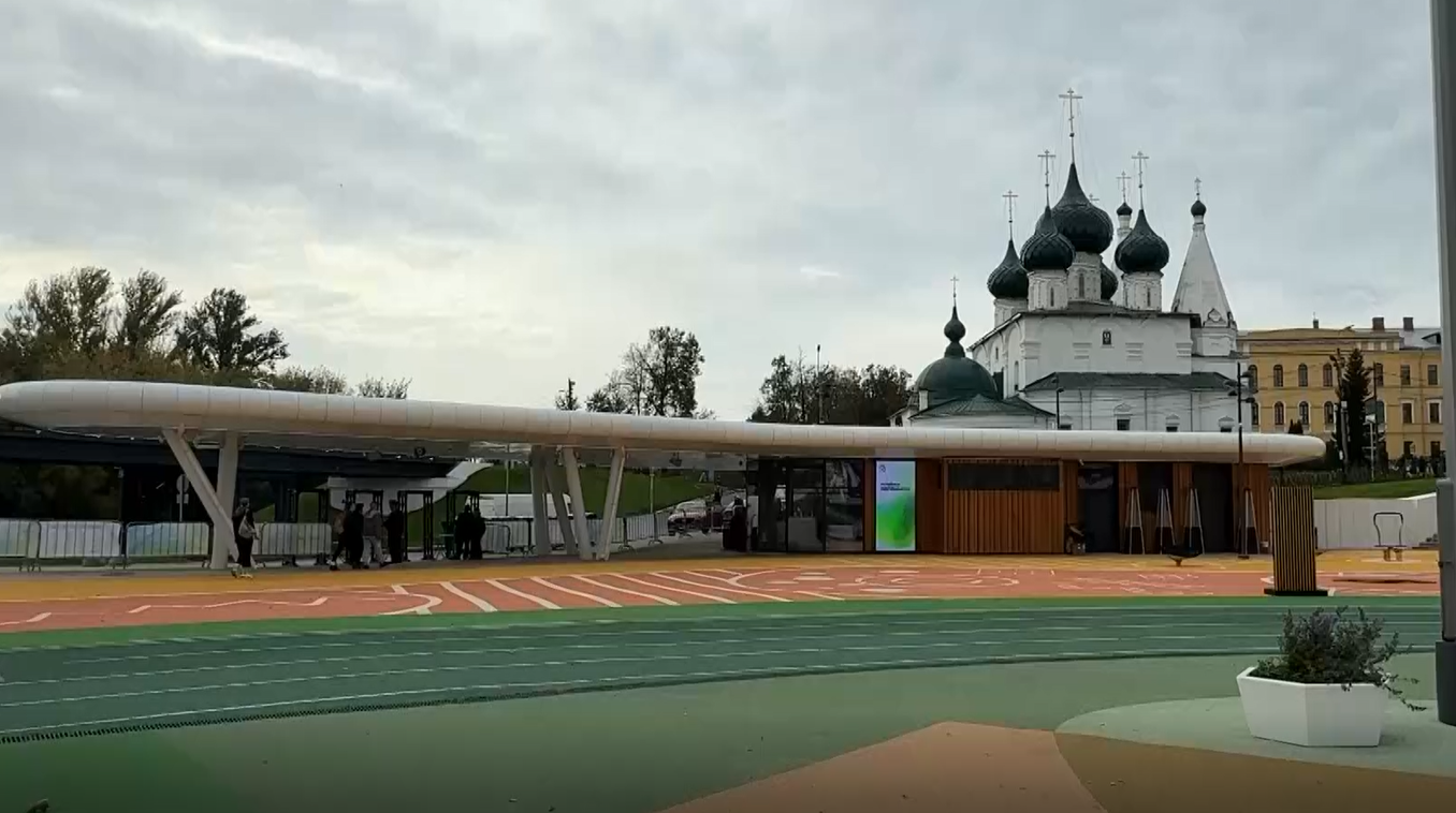 Трибуны из лиственницы и зеркало с ИИ: в Ярославле открывается обновленный «Спартаковец»