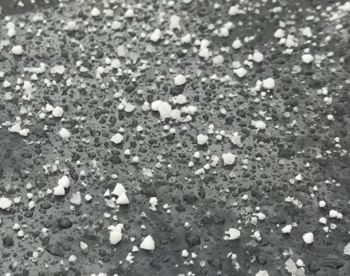 В Ярославле выпал крупный град