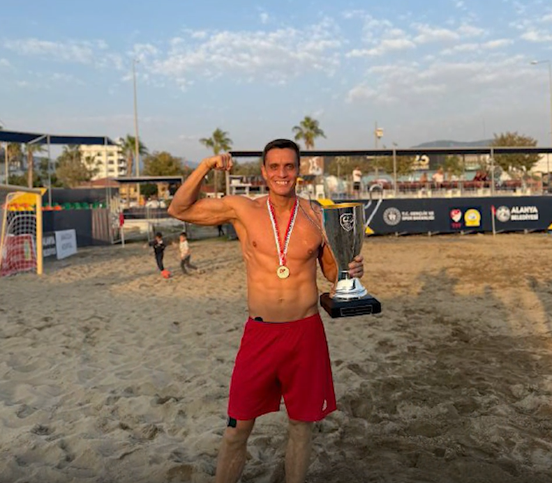 Заместитель гендиректора ярославского «Шинника» стал чемпионом Турции по пляжному футболу