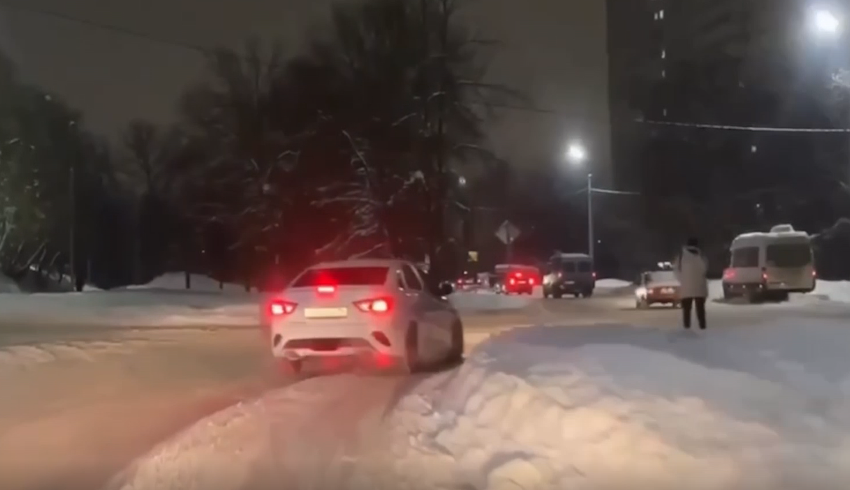 Мэр Ярославля проверил уборку снега после мощного циклона