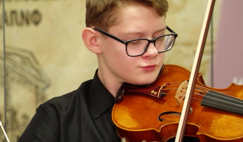 Уникальную скрипку «Ярослав Мудрый» представили в Ярославле