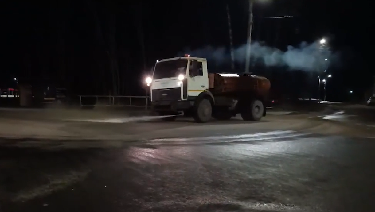 В Рыбинске продолжается уборка улиц, площадей и парков после зимнего периода