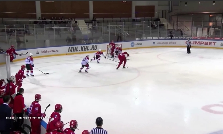 Ярославская МХК «Локо-76» обыграла «Омских Ястребов»