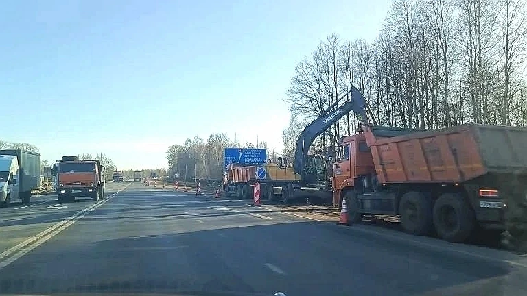 У Ростова Великого начали расширять федеральную трассу М-8
