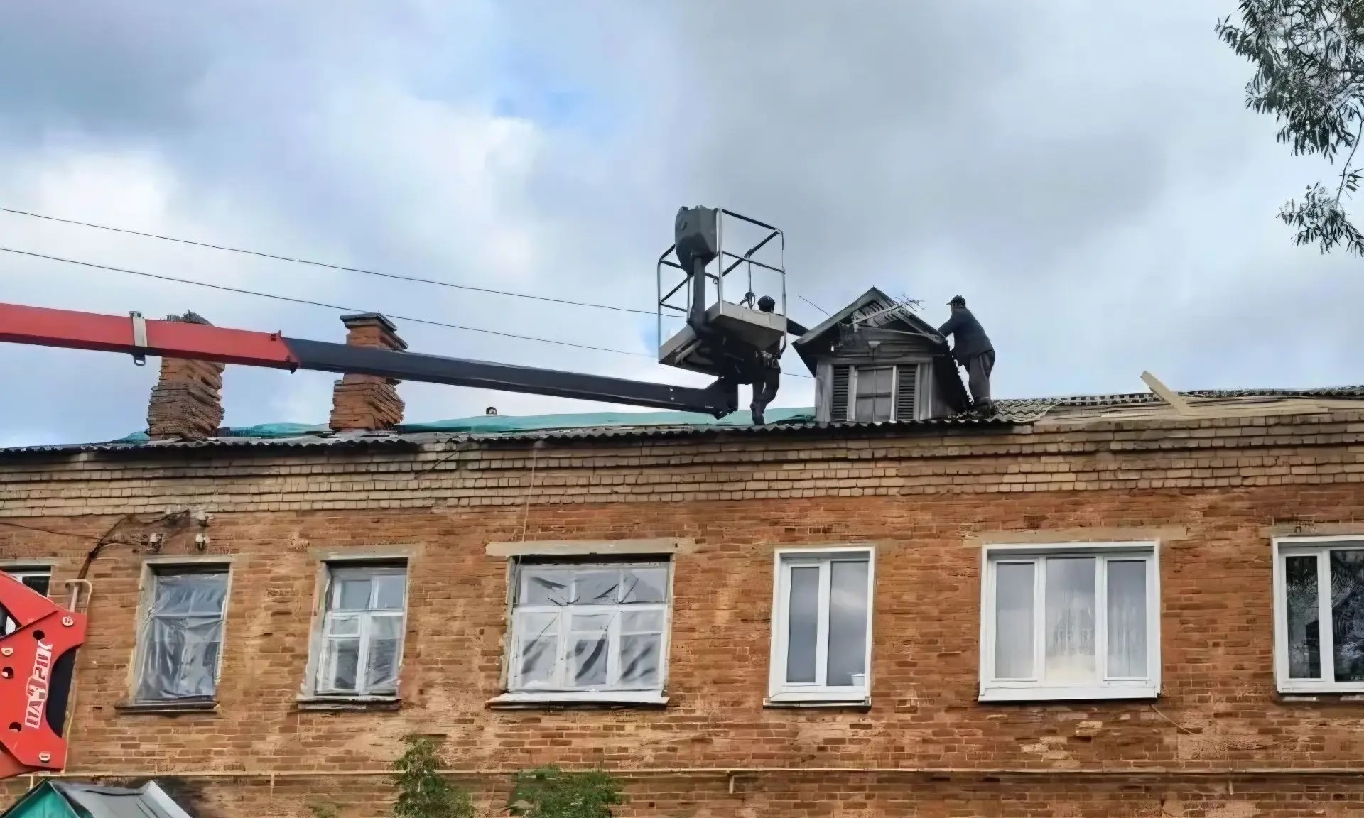 В Кубринске 383 человека получили компенсации после пожара и взрыва на заводе пиротехники