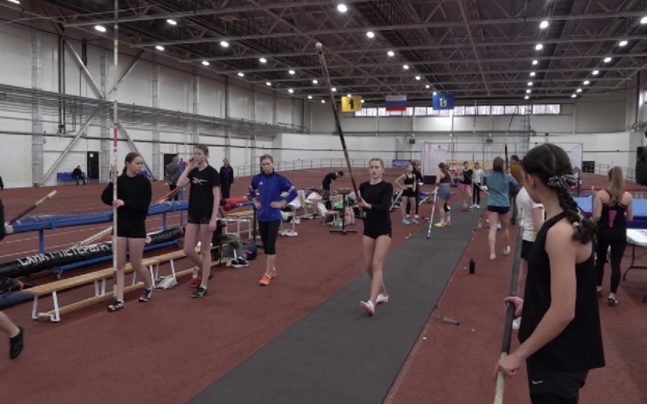 В Ярославле проходит турнир «Будущие звезды прыжка с шестом»