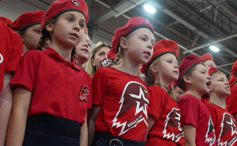 500 юных ярославцев вступили в ряды «Юнармии»