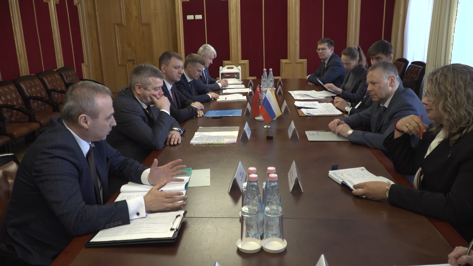 Губернатор Михаил Евраев встретился с министром промышленности Республики Беларусь