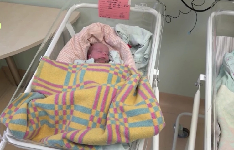 Стало известно, почему в Ярославле с 15 декабря отменили партнерские роды