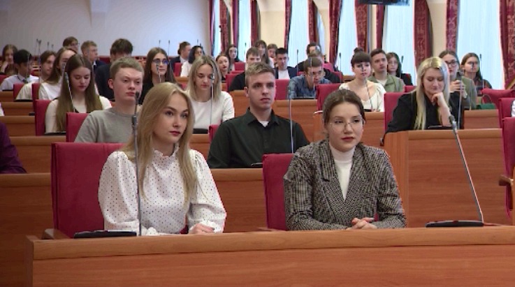 В Ярославской области продолжается прием документов в состав молодежного парламента