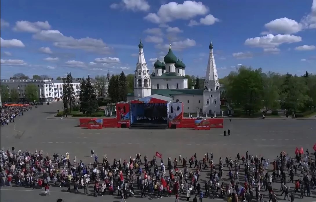 Парад Победы в Ярославле: эмоции жителей и рассказы ветеранов