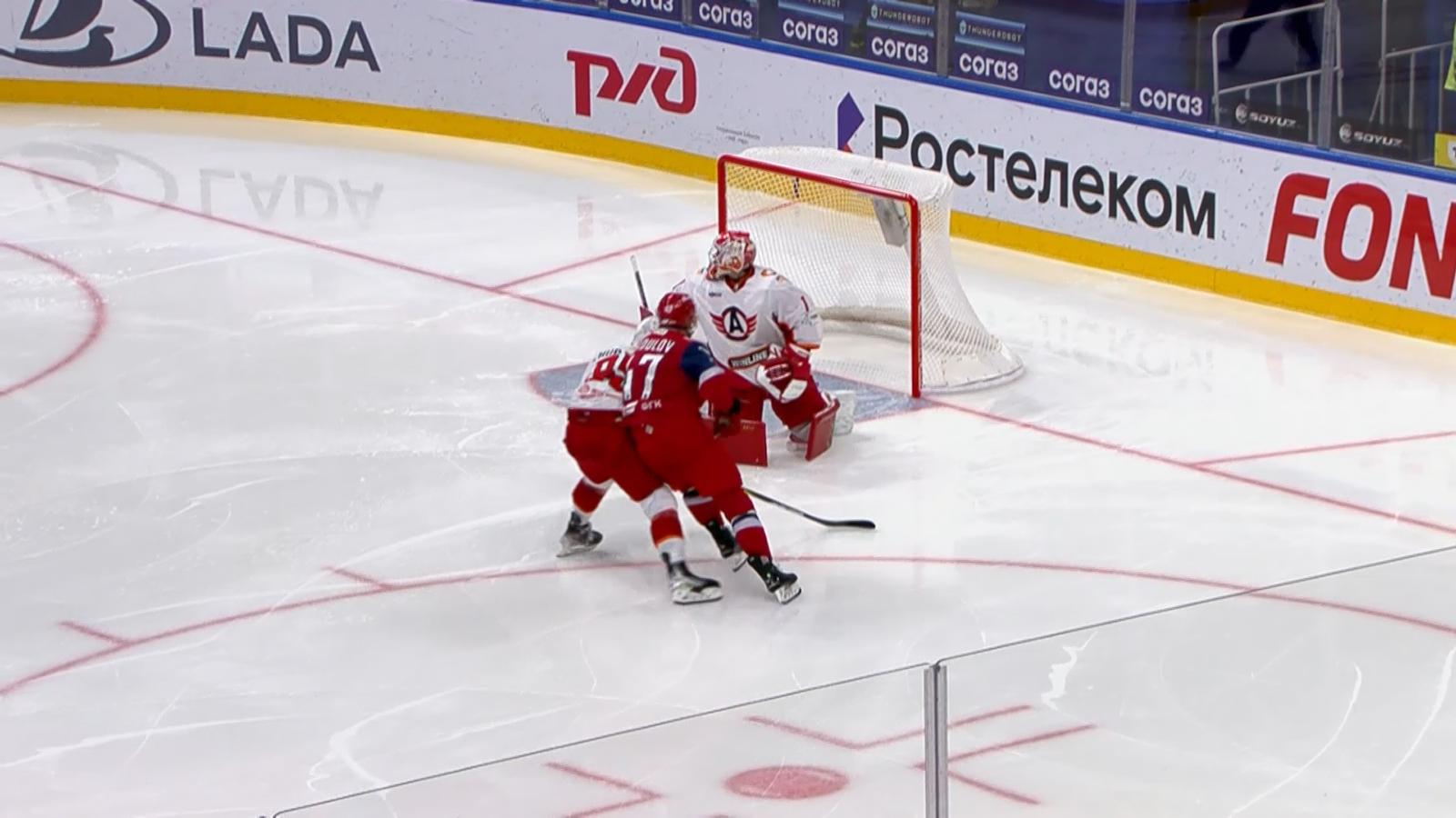 Ярославский «Локомотив» в гостях сыграет с екатеринбургским «Автомобилистом»