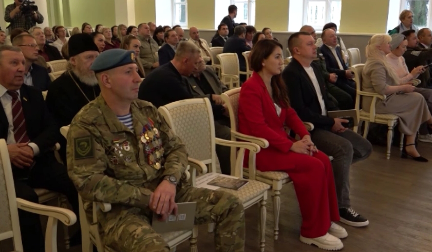 Жителей региона с активной гражданской позицией наградили в Ярославле