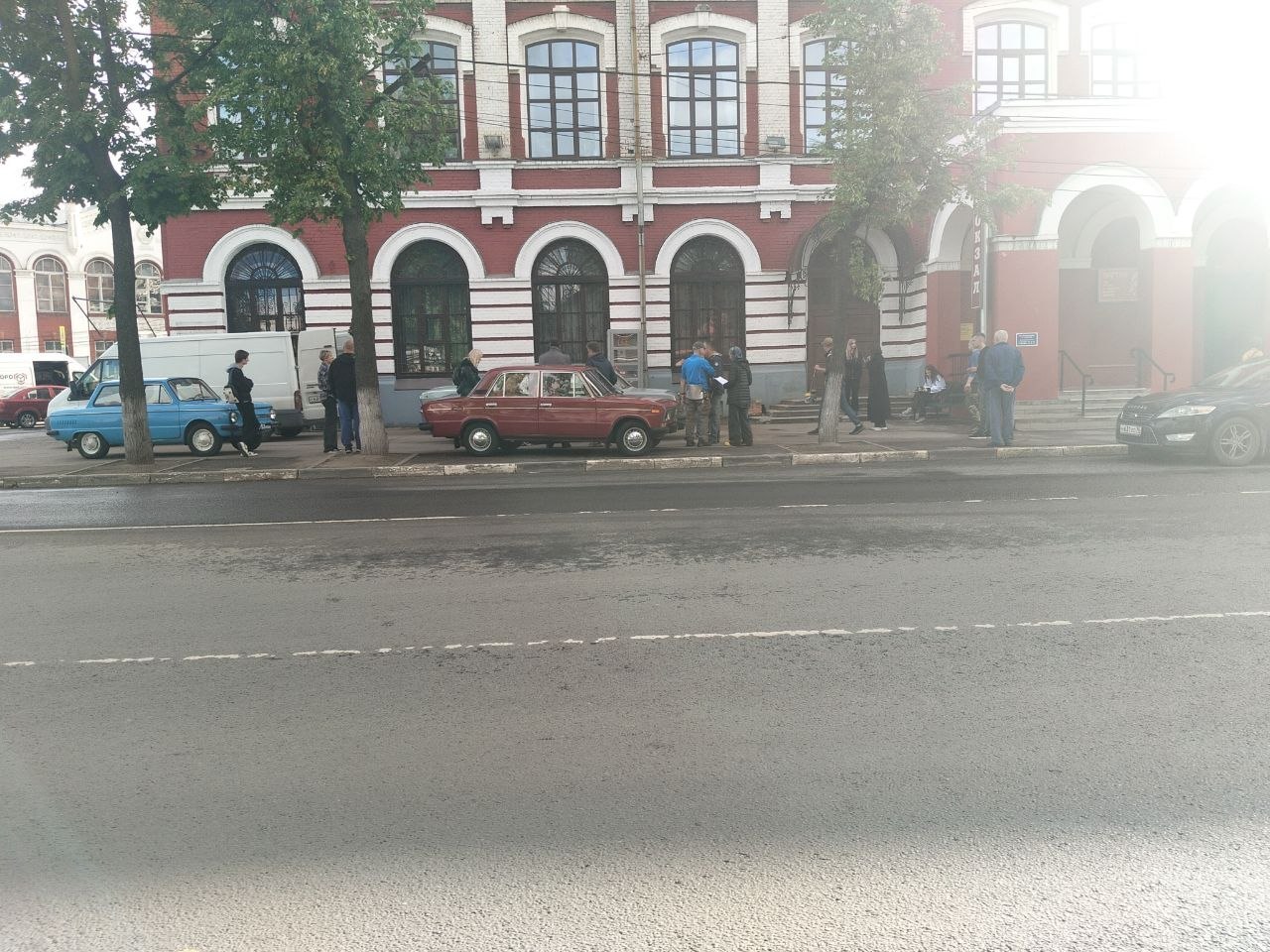 В Ярославле на Комсомольской площади снимали детективный сериал с Антоном Хабаровым
