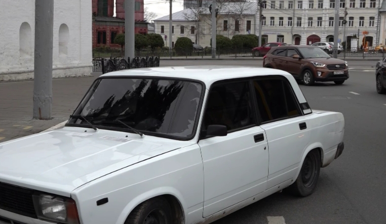 36 нарушителей поймали на Богоявленской площади в Ярославле в ходе рейда «Тонировка» 