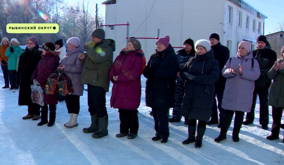 Жителям поселка Каменники в Рыбинском округе вручили ключи от новых квартир